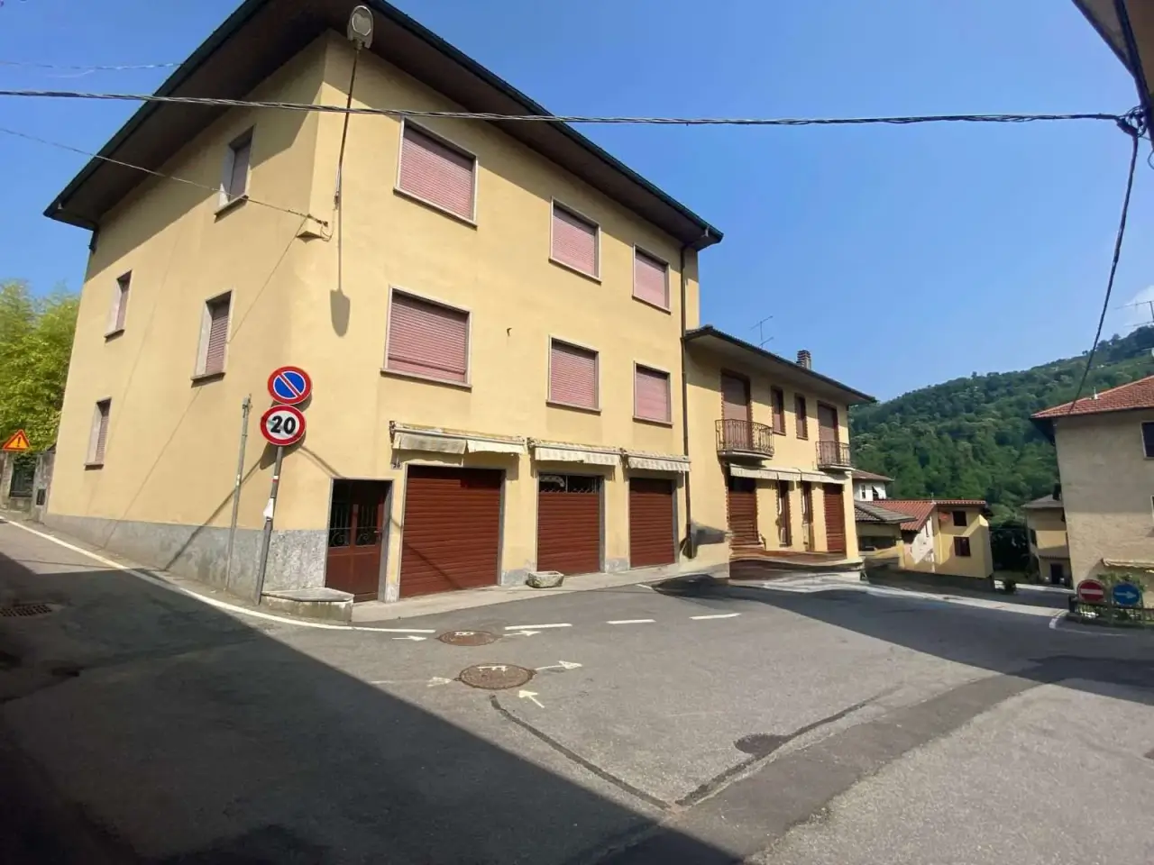 Negozio in , Cremenaga, {3} - Foto 1