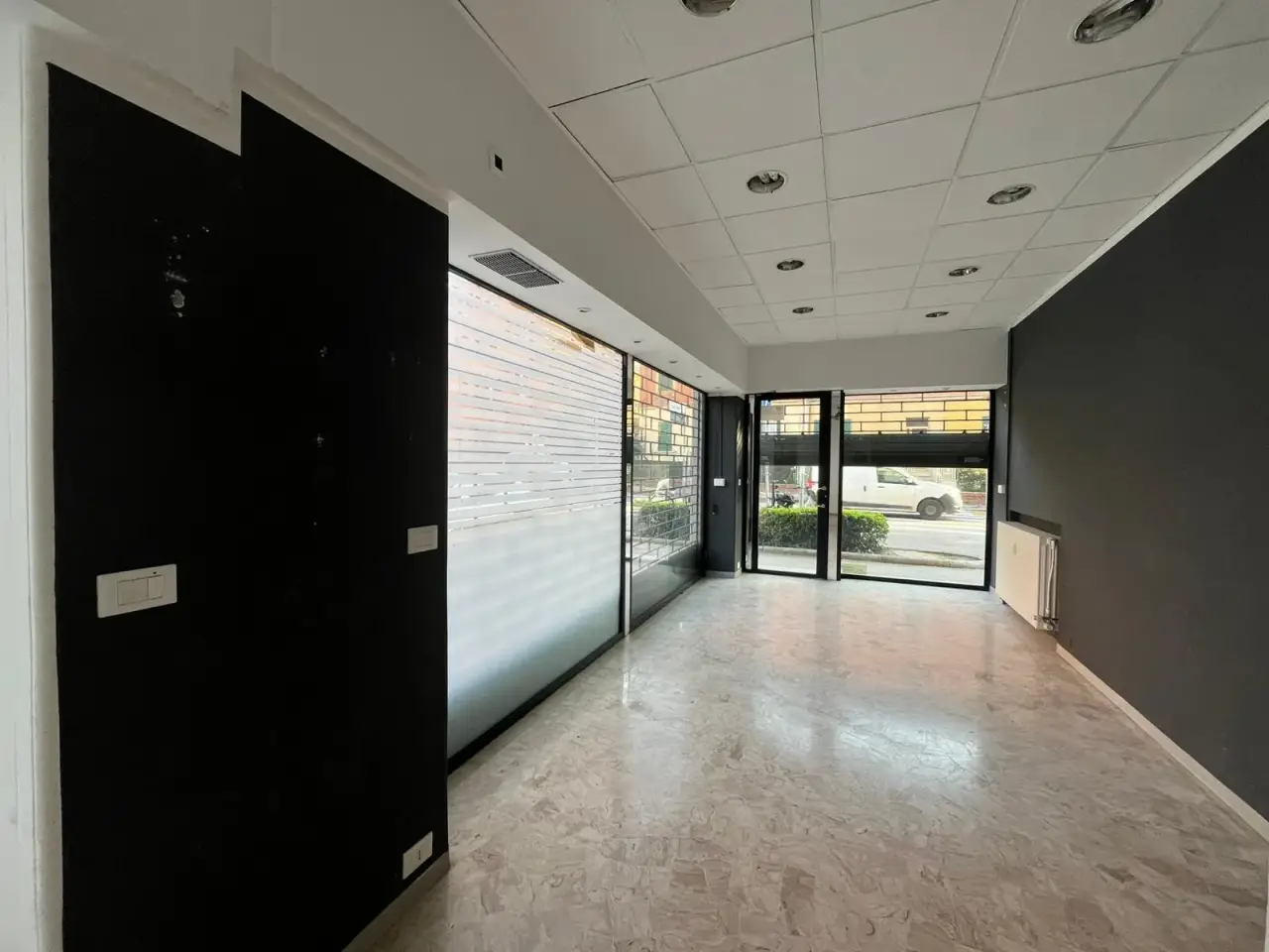 Palazzina commerciale in , Bologna, {3} - Foto 2