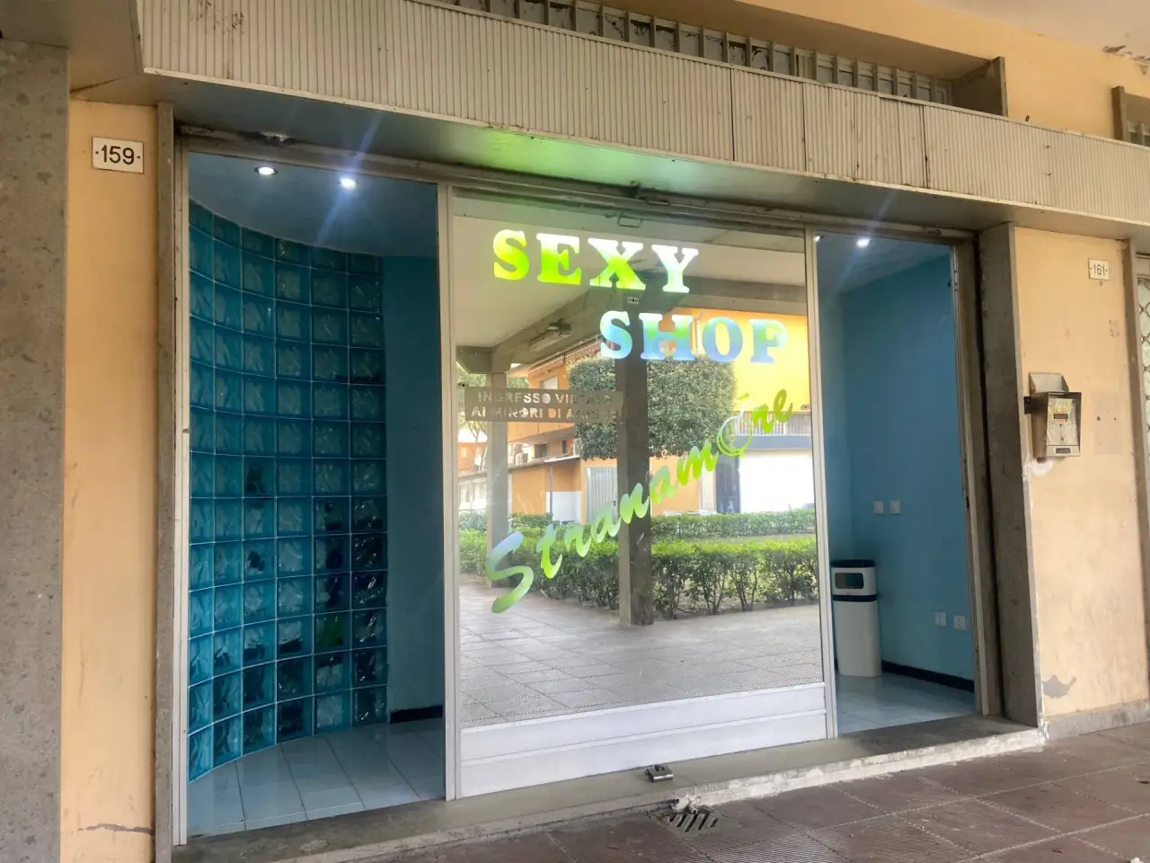 Esercizio commerciale in Via Ferrucci 155, Cecina, {3} - Foto 1