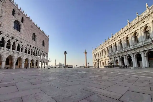 Geschäft in Campo San Luca, Venezia - Foto 1