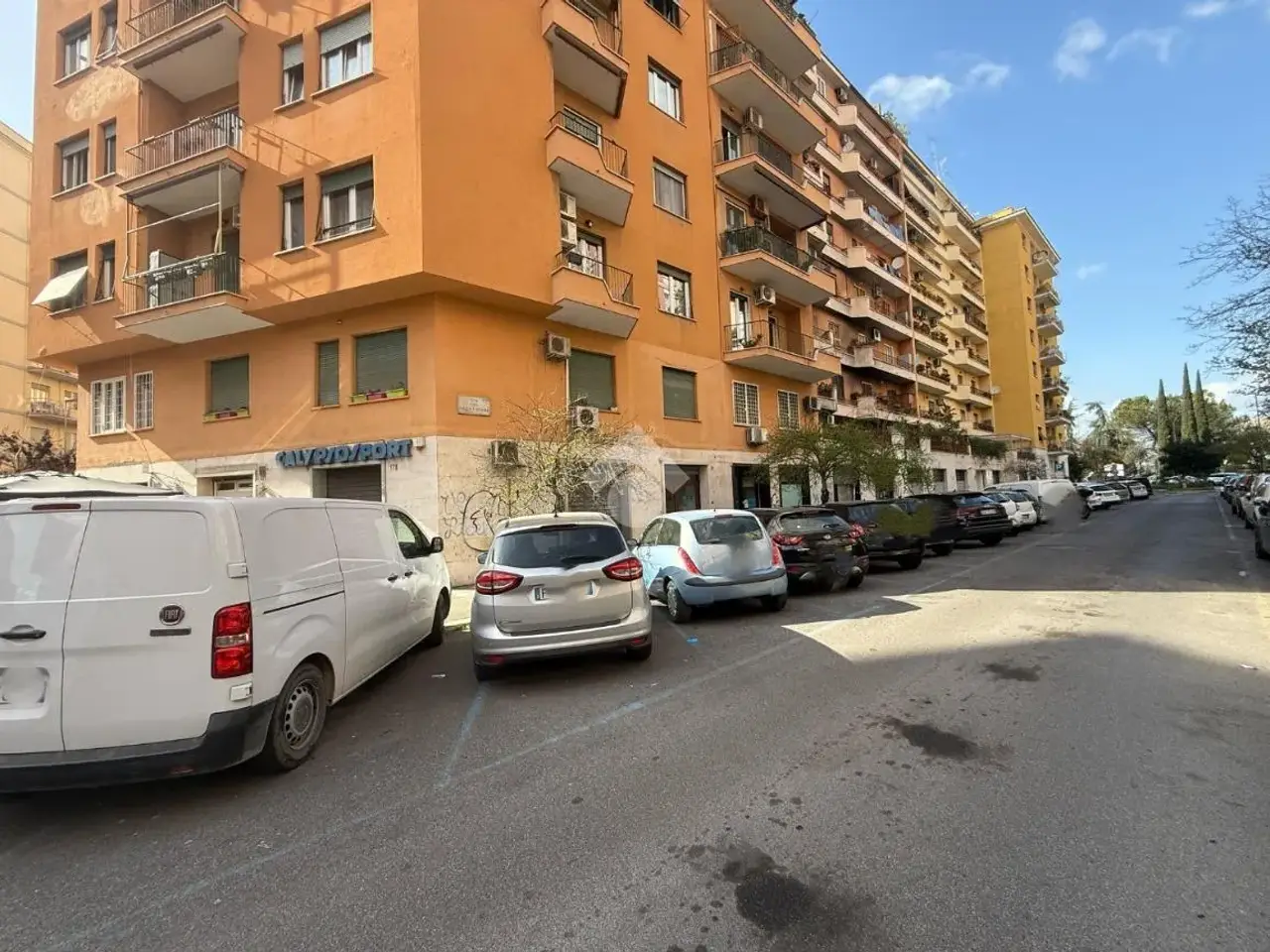 Negozio in Via dei Galla E Sidama 41, Roma, {3} - Foto 1
