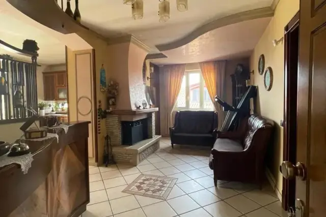 Vierzimmerwohnung in Via Luigi Pirandello 32, Sant'Arpino - Foto 1