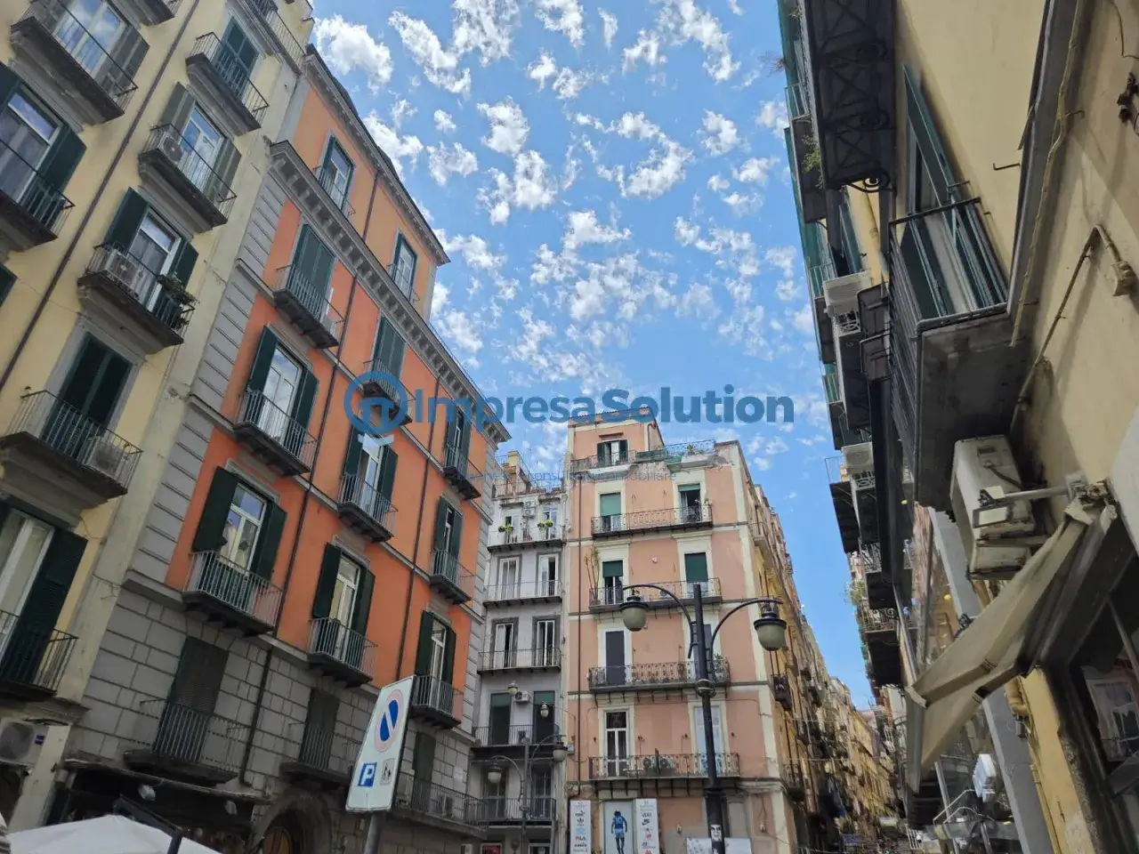Magazzino in Via Santa Brigida, Napoli, {3} - Foto 2