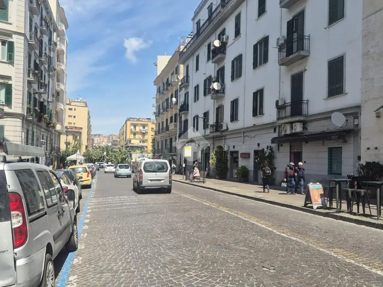Negozio in Via Gian Lorenzo Bernini 5, Napoli, {3} - Foto 2