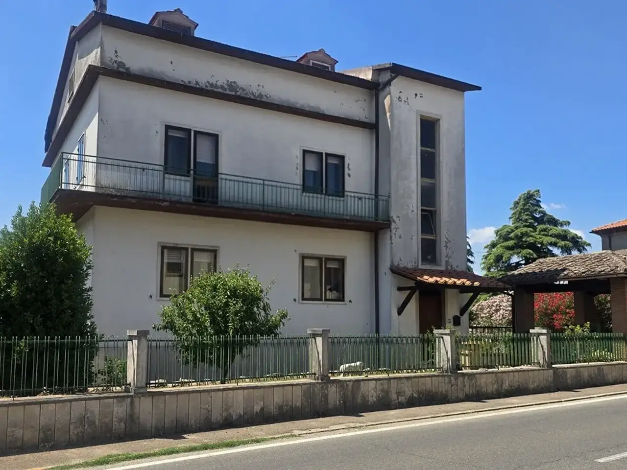 Palazzina commerciale in Via Vittorio Emanuele 121, Guardea, {3} - Foto 2