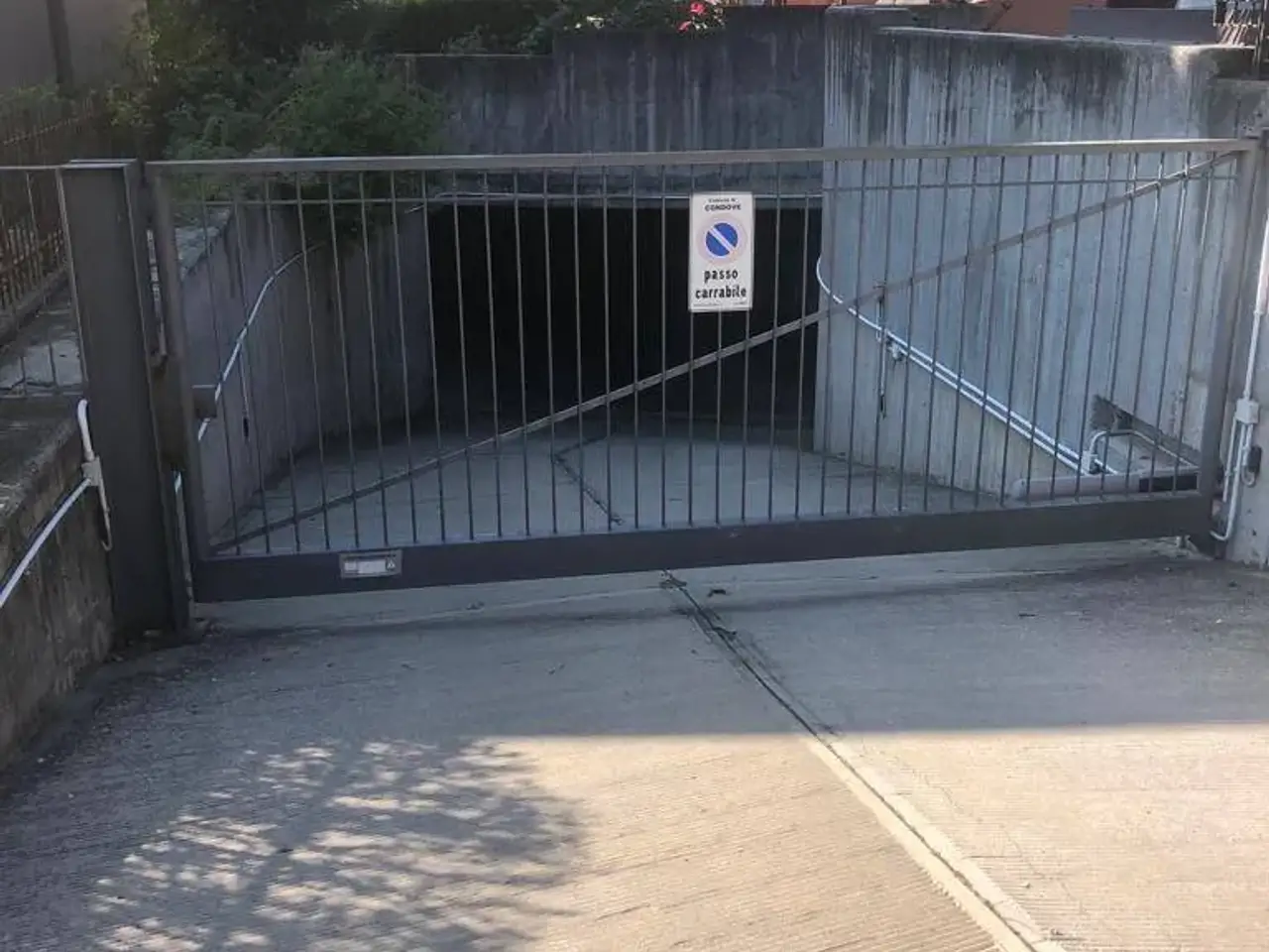 Parcheggio chiuso in Via Leonardo da Vinci 10, Condove, {3} - Foto 2