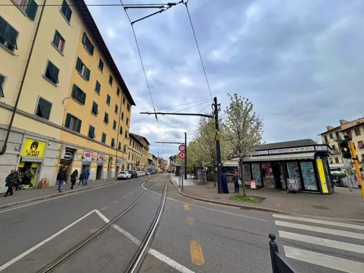 Abbigliamento in Piazza Dalmazia 12, Firenze, {3} - Foto 1