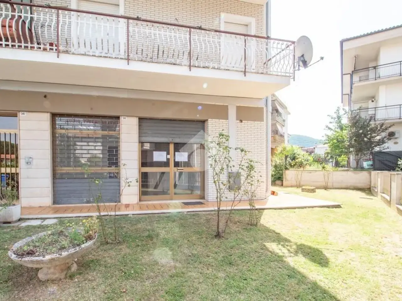 Negozio in Via Isonzo 38, Rieti, {3} - Foto 1
