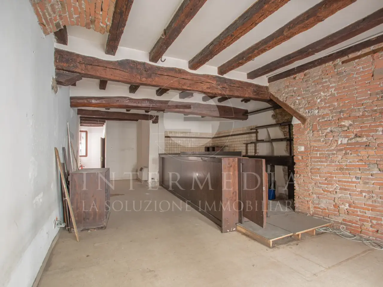 Palazzina commerciale in Via Carlo Cattaneo 46, Brescia, {3} - Foto 2