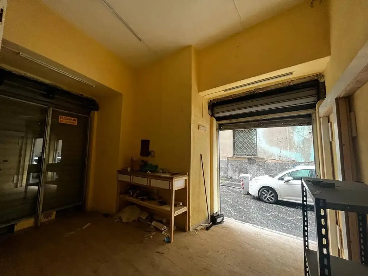 Esercizio commerciale in Via Oronzio Massa, Napoli, {3} - Foto 1