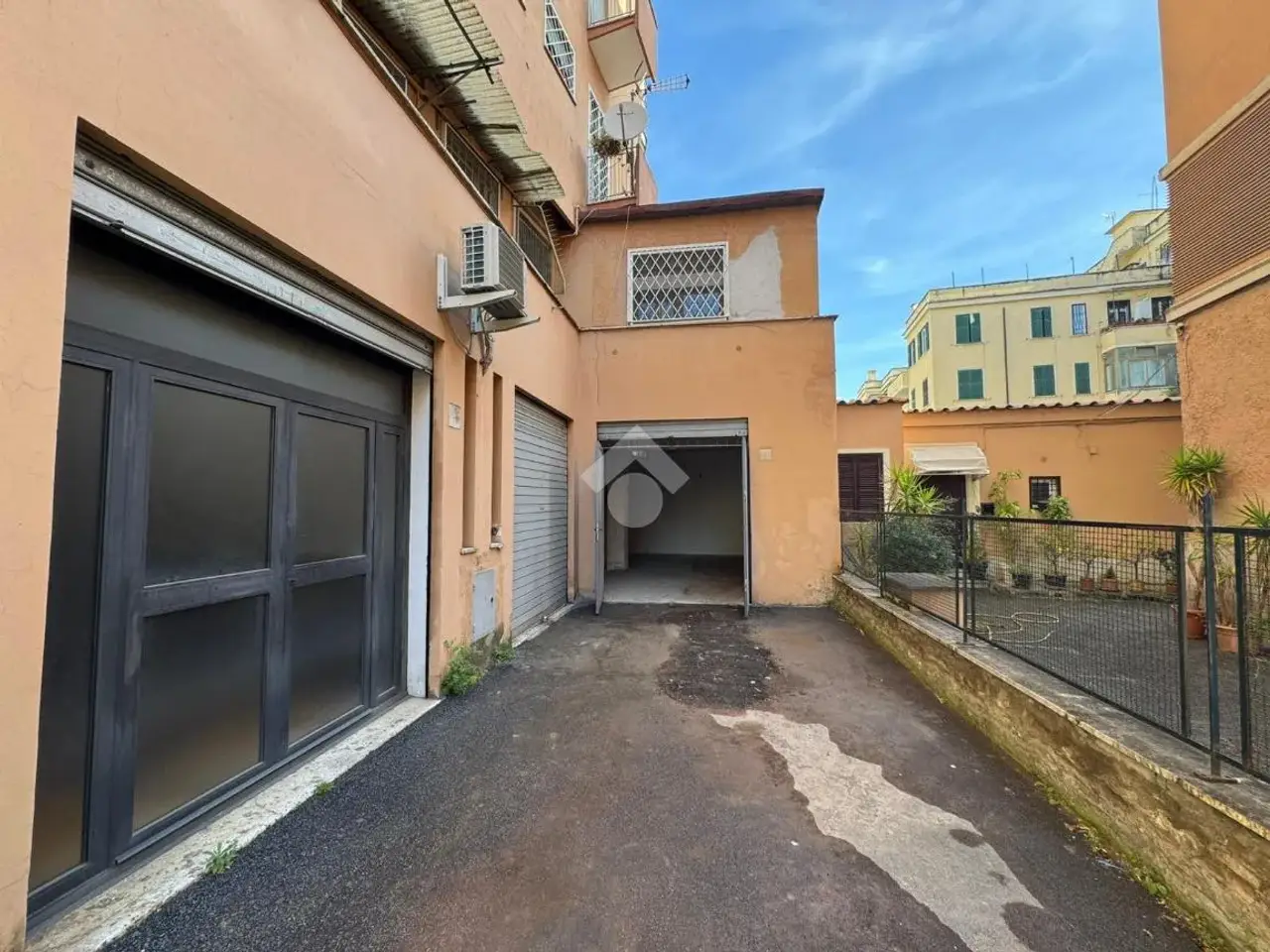 Magazzino in Via Durazzo 24, Roma, {3} - Foto 2
