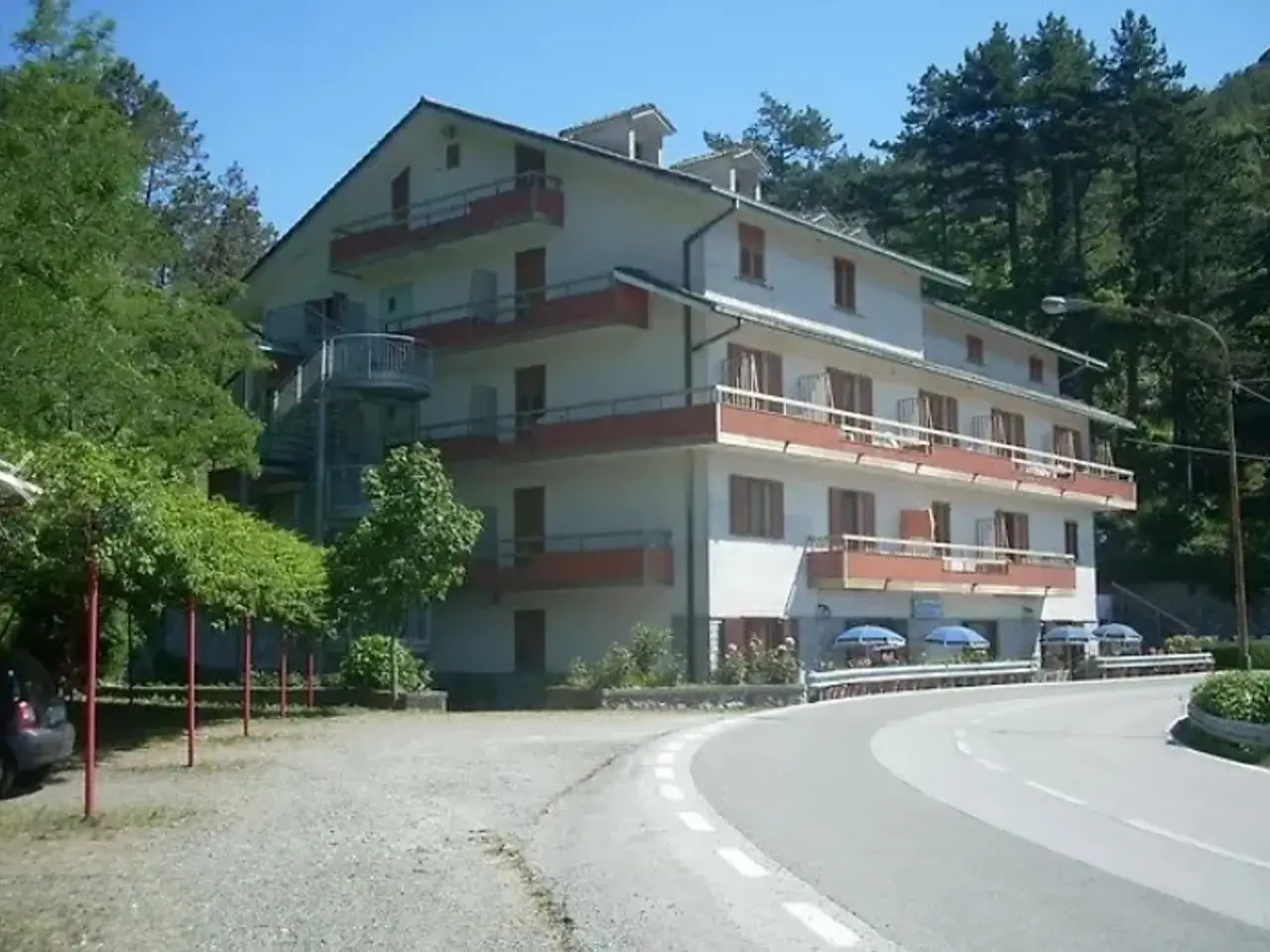 Palazzina commerciale in Strada Statale 1 2, Deiva Marina, {3} - Foto 1