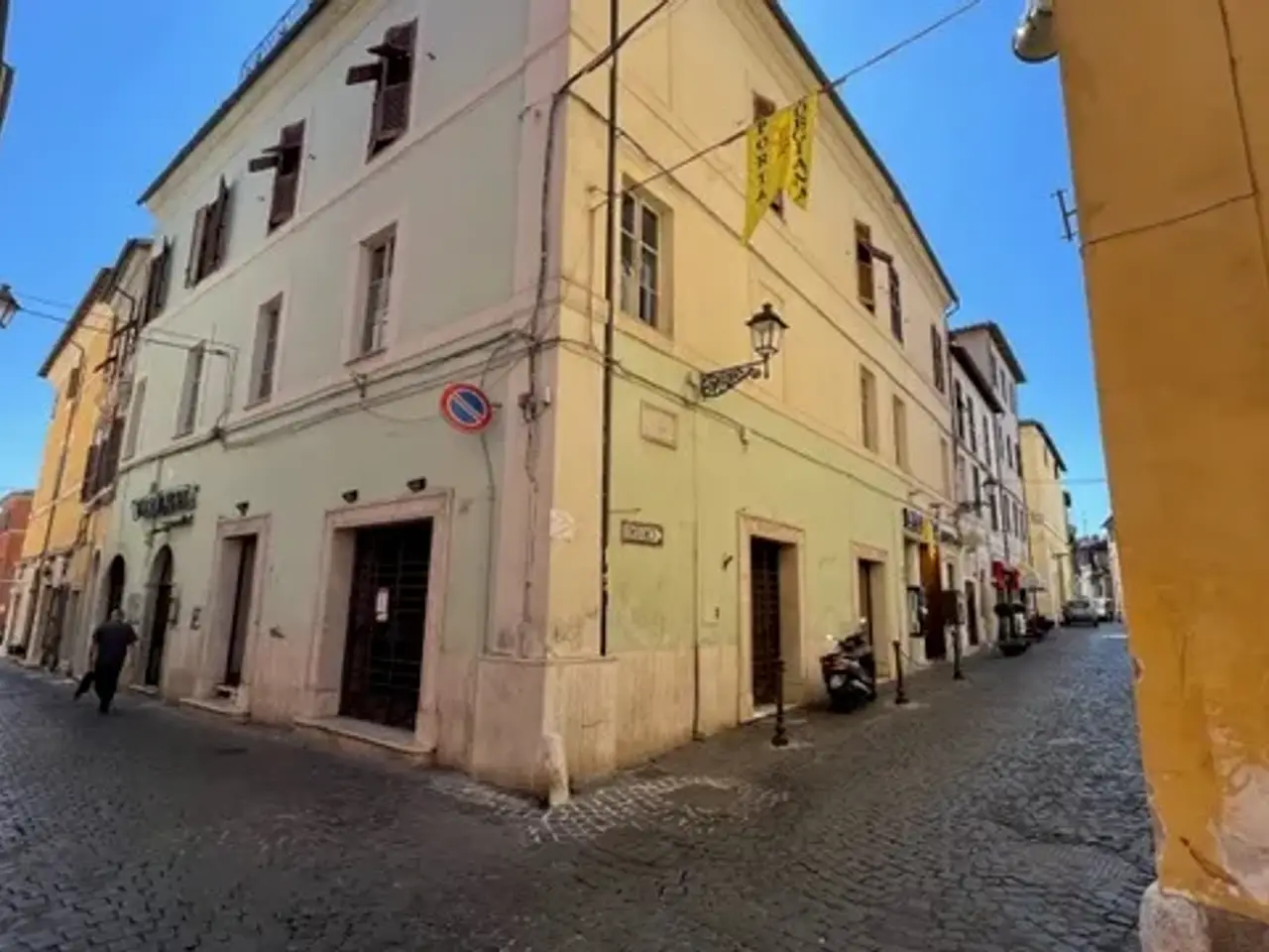 Negozio in Corso Bruno Buozzi 26, Civita Castellana, {3} - Foto 1