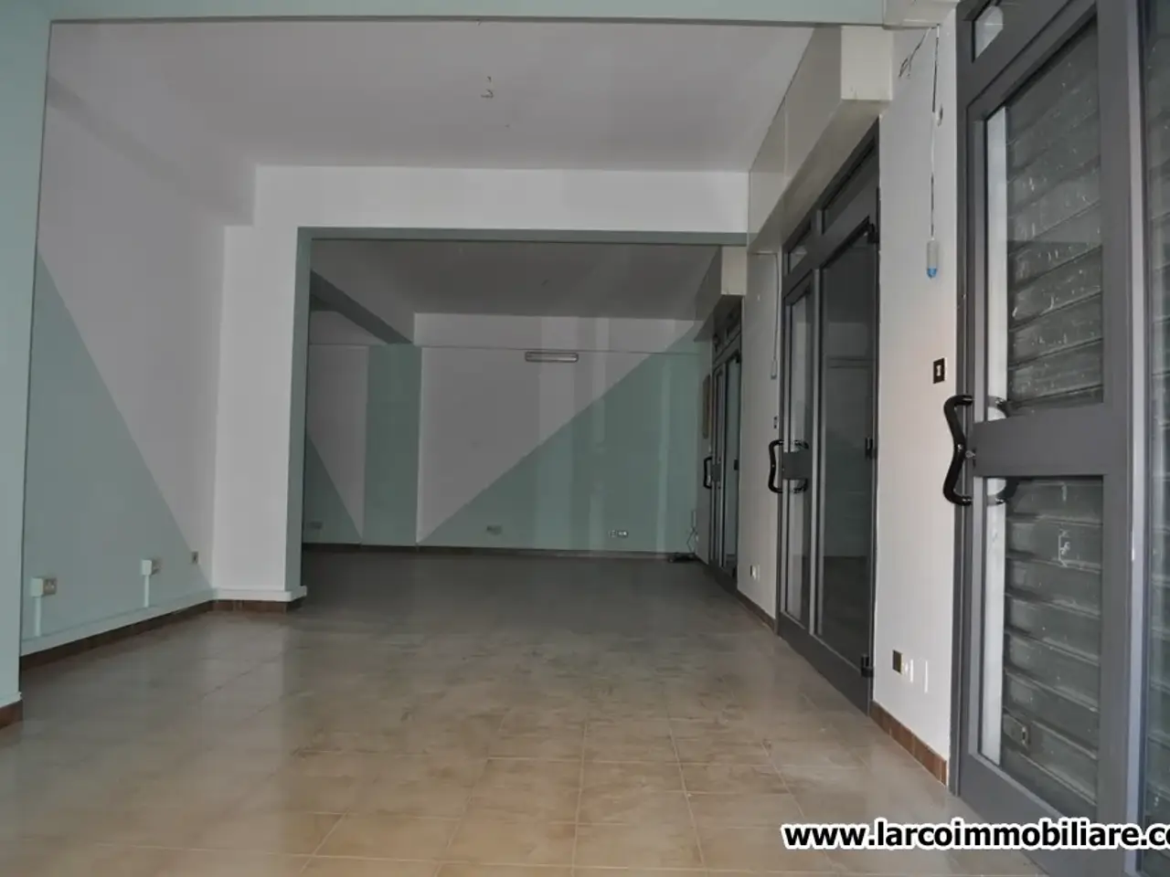 Locale commerciale in , Scalea, {3} - Foto 2