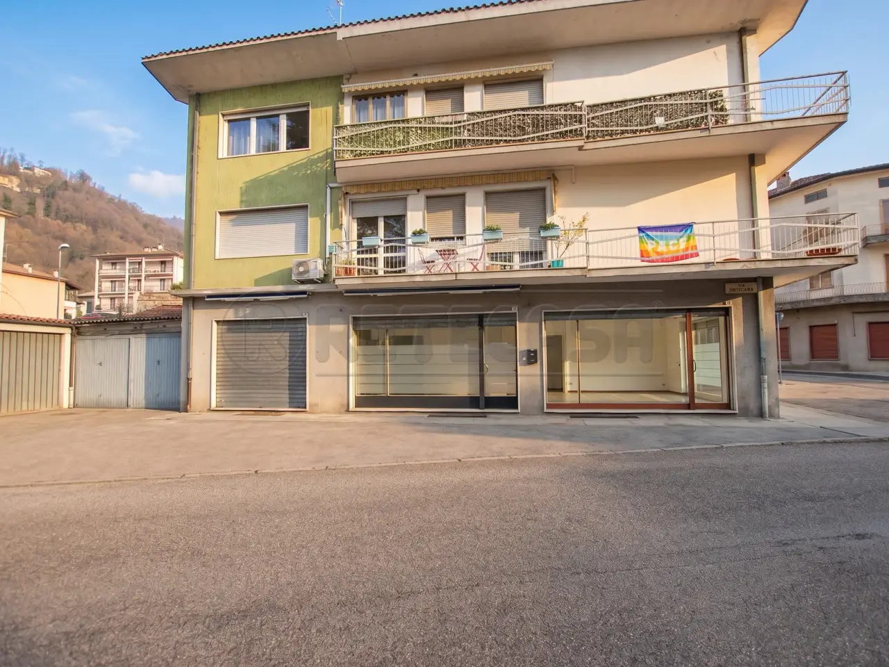 Palazzina commerciale in Via Sabotino 1, Valdagno, {3} - Foto 2
