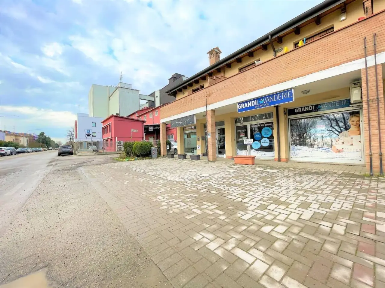 Locale commerciale in Via di Renazzo 99, Cento, Cento, {3} - Foto 1