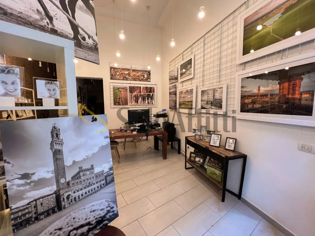 Negozio in Via Cecco Angiolieri 6, Siena, {3} - Foto 1