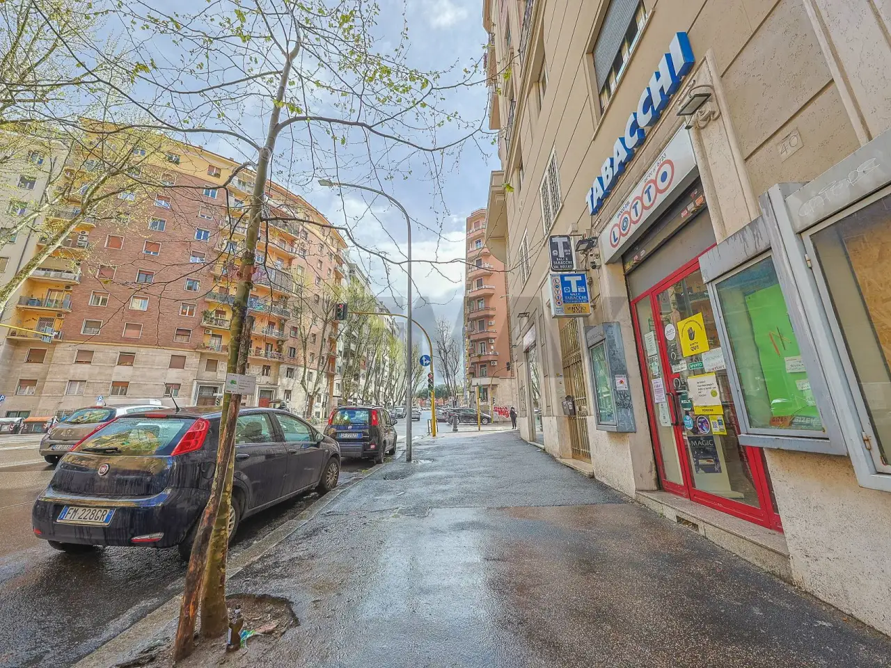 Esercizio commerciale in Via Satrico 40, Roma, {3} - Foto 1