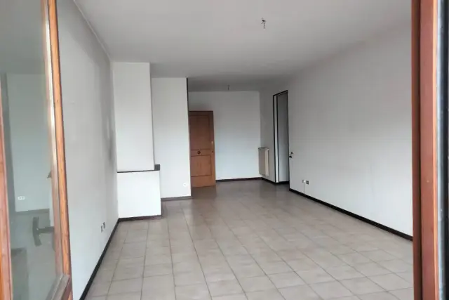 4-room flat in Via Guglielmo Oberdan, Foligno - Photo 1