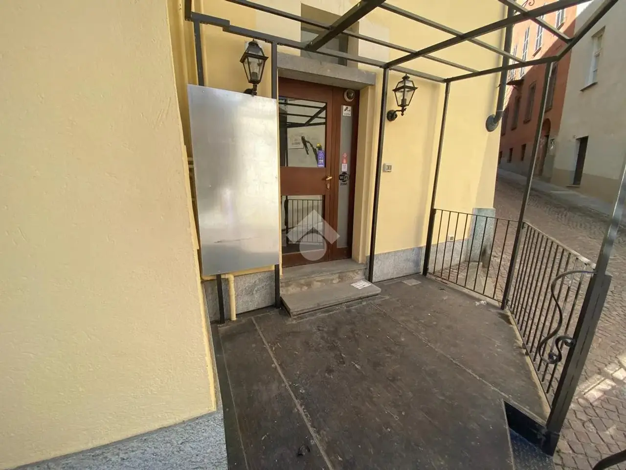 Negozio in Via San Francesco 25, Saluzzo, {3} - Foto 2