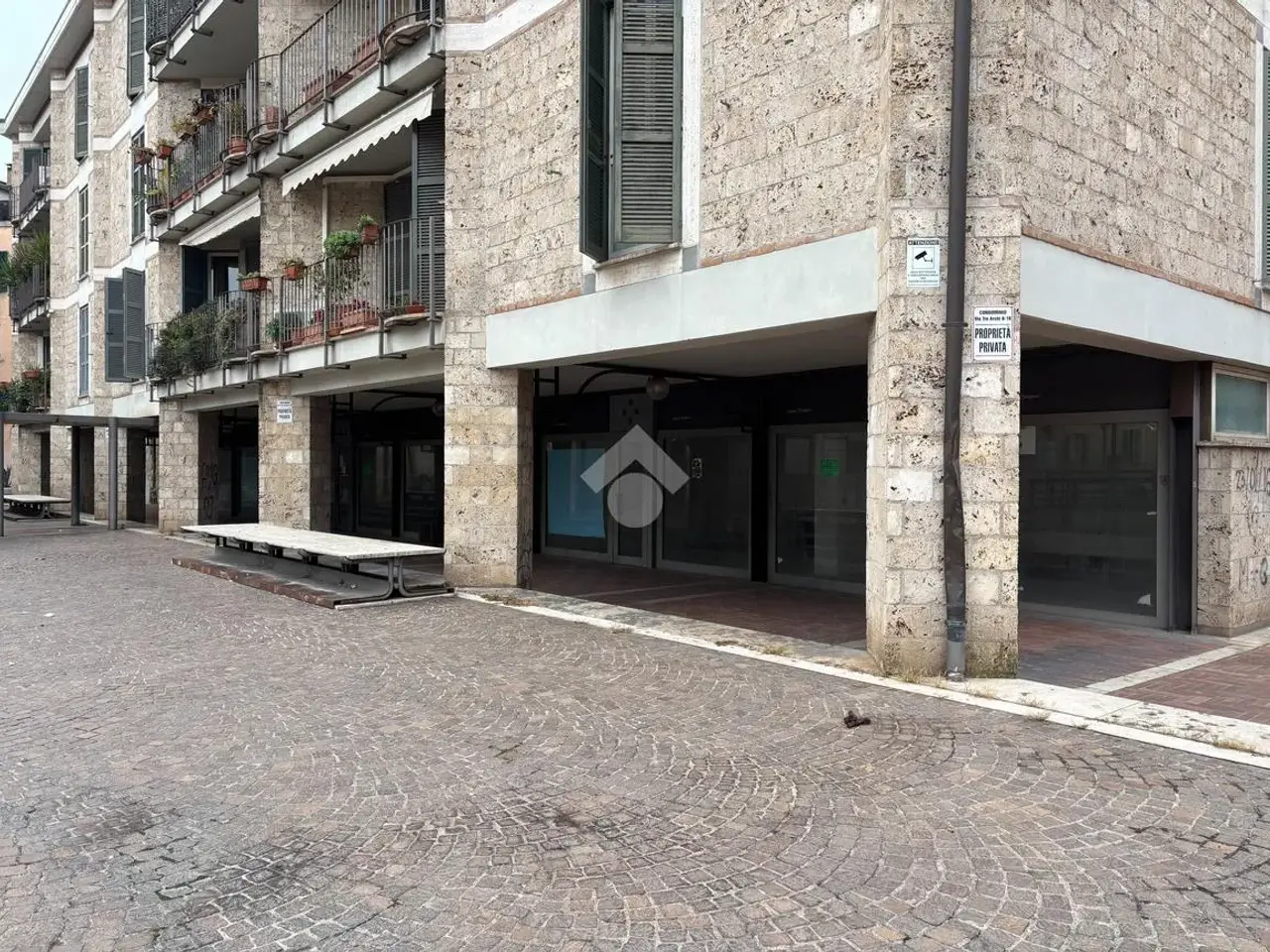 Negozio in Via Tre Archi 10, Terni, {3} - Foto 1