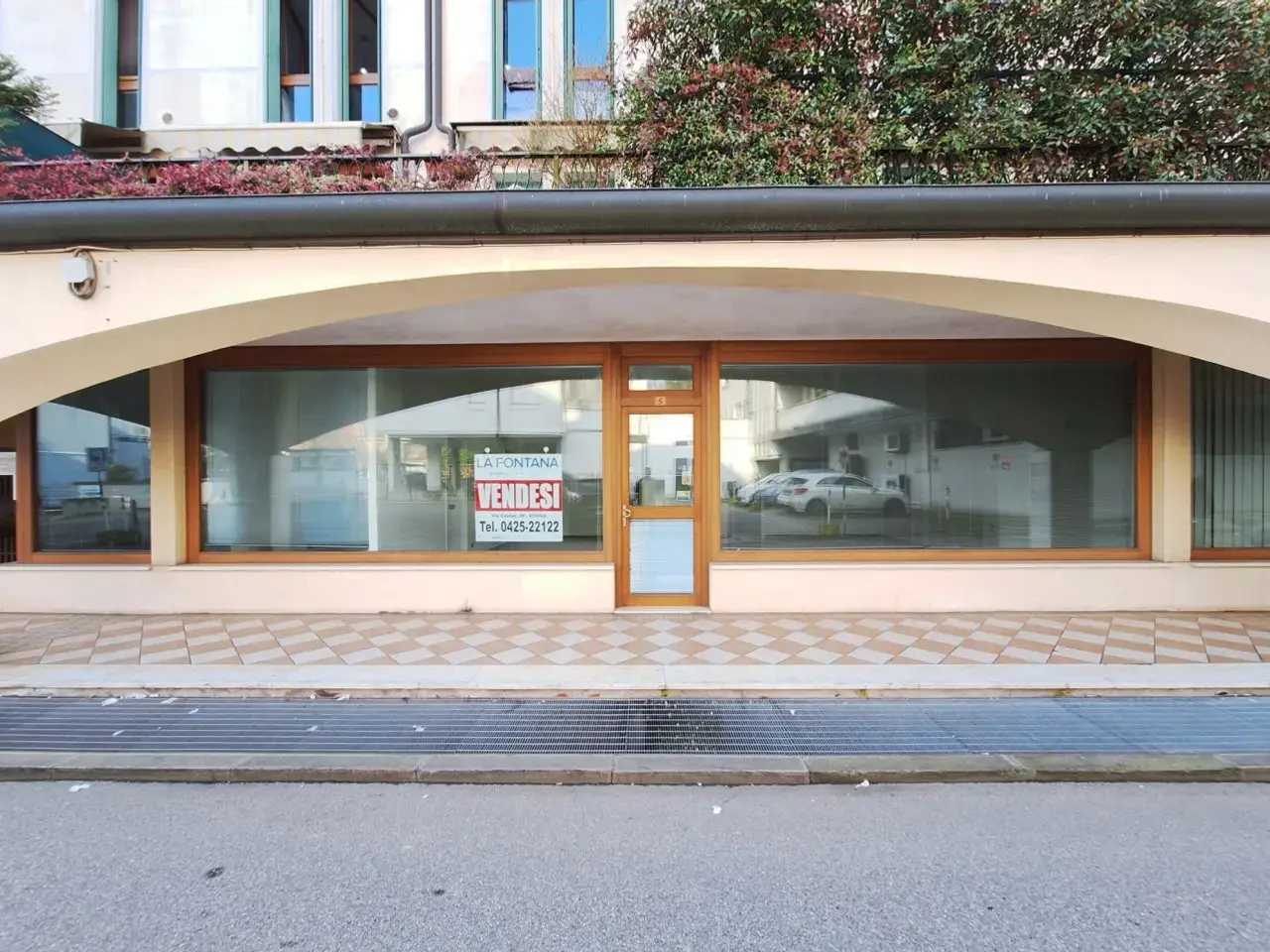 Negozio in Via Nazario Sauro, Rovigo, {3} - Foto 1