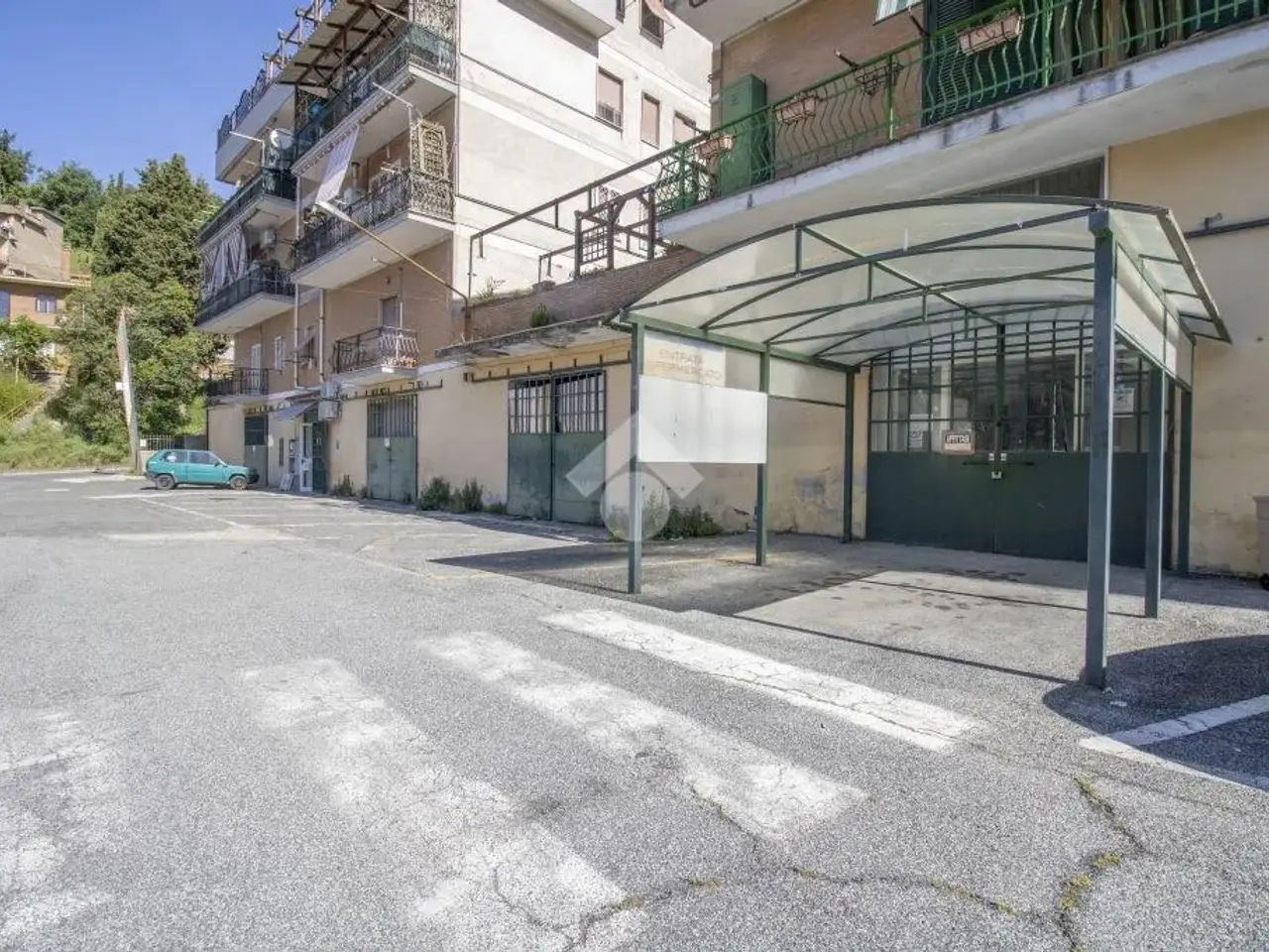 Negozio in Via Cesare Battisti 78, Morlupo, {3} - Foto 1