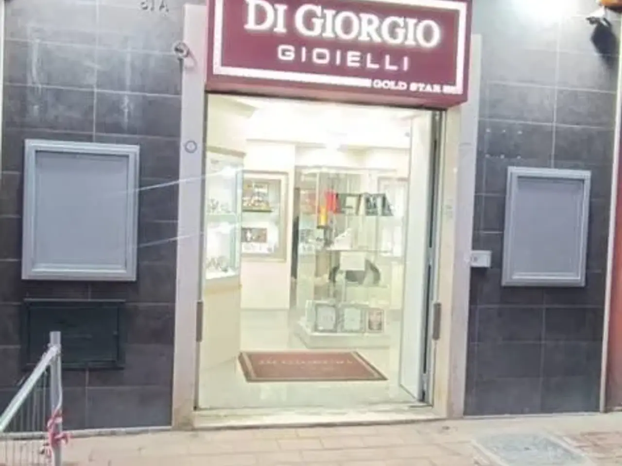 Laboratorio in Via Dante Alighieri 81 Taranto, Taranto, {3} - Foto 1