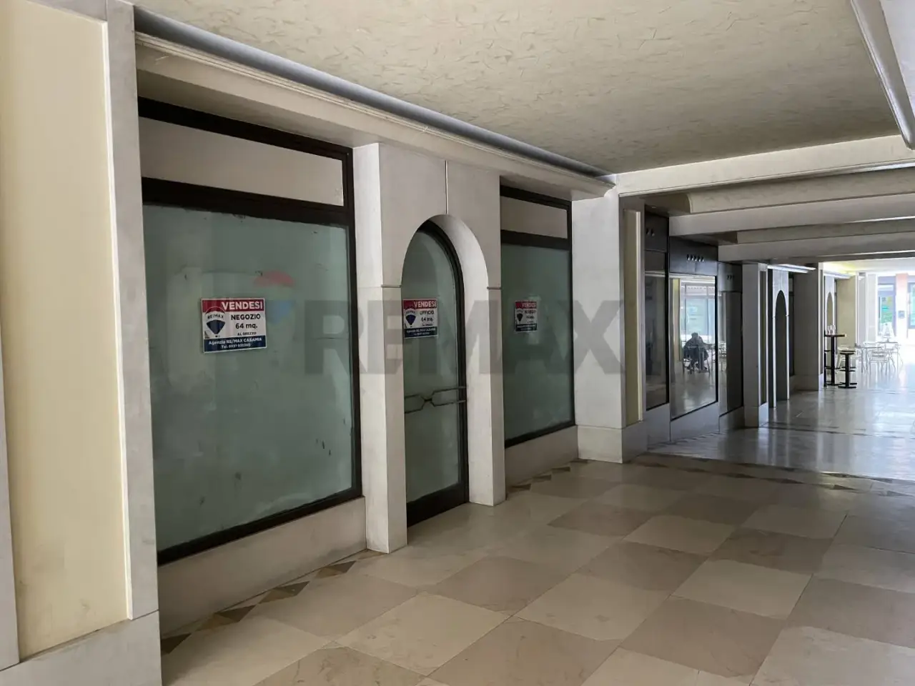Negozio in Via Cavour 61, Belluno, {3} - Foto 1