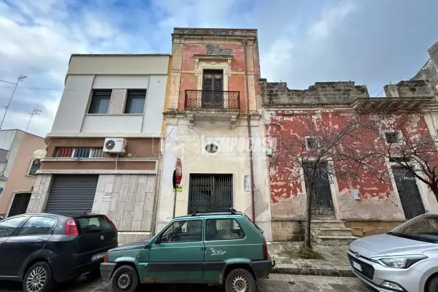 Palazzo storico in vendita, Via Chiesa 3, Squinzano - Foto 1