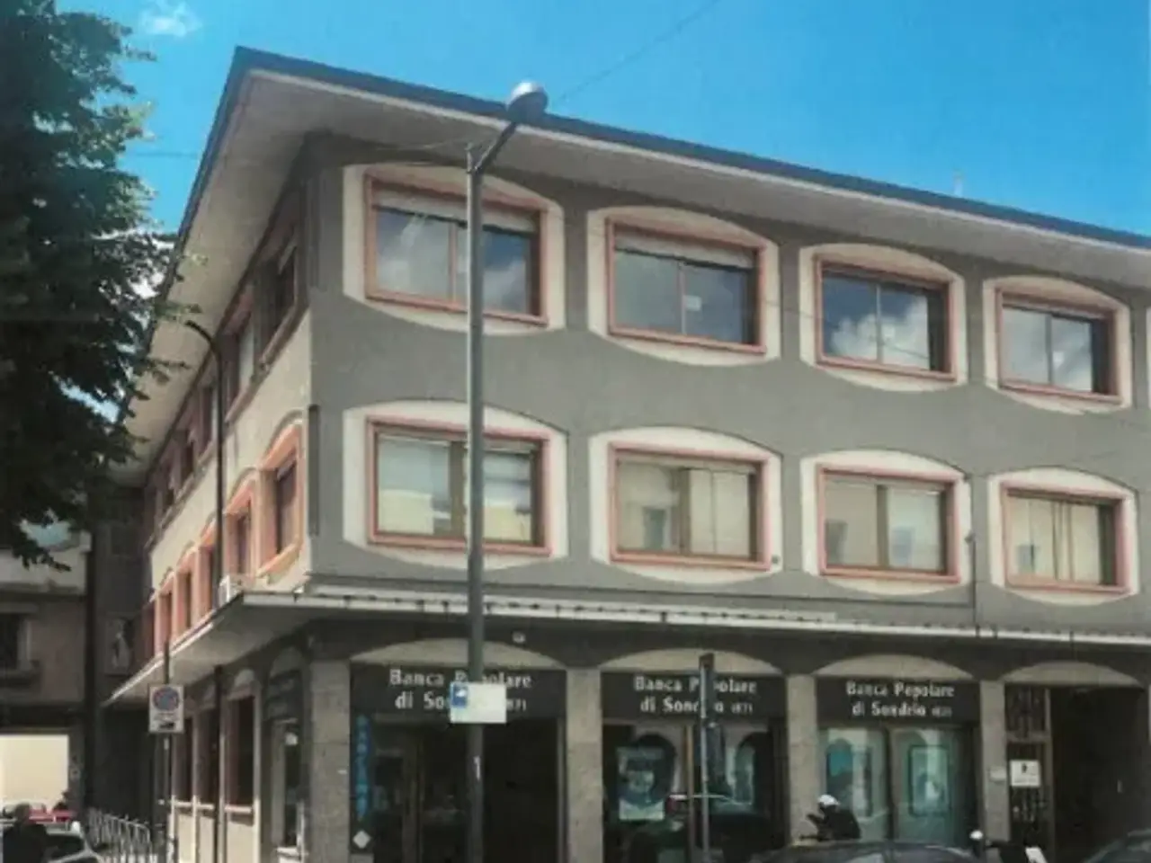 Ufficio in Via Cesare Battisti 8, Treviglio, {3} - Foto 2