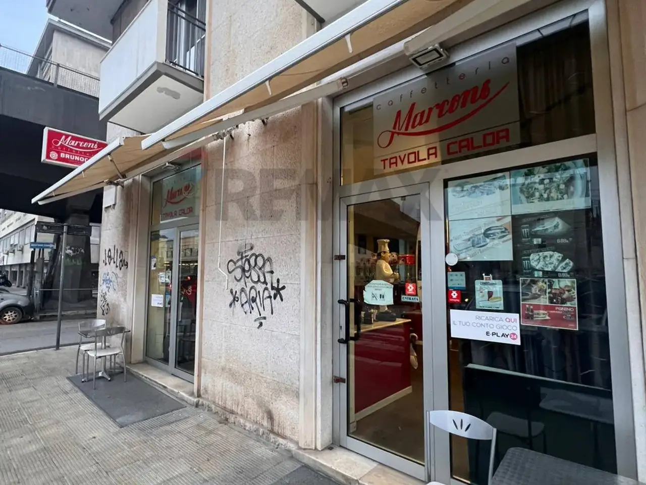 Esercizio commerciale in Viale Imperatore Traiano 2/2-a, Bari, {3} - Foto 1