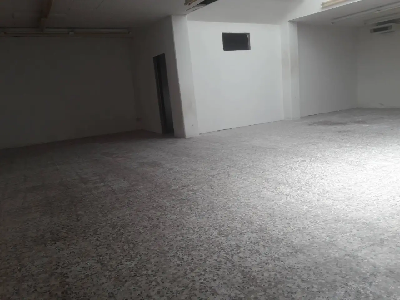 Esercizio commerciale in Via Valdera, Ponsacco, {3} - Foto 2