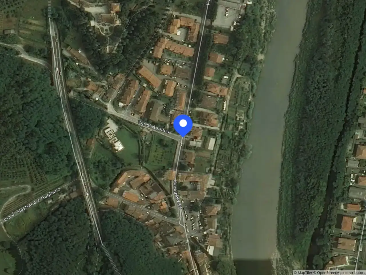 Fabbricato misto in Via Ludovica, Lucca Lu, Italia, Lucca, {3} - Foto 1