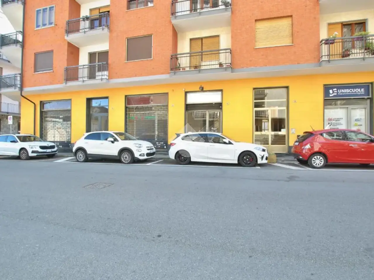 Negozio in Via Gian a. Momo 30, Chivasso, {3} - Foto 2