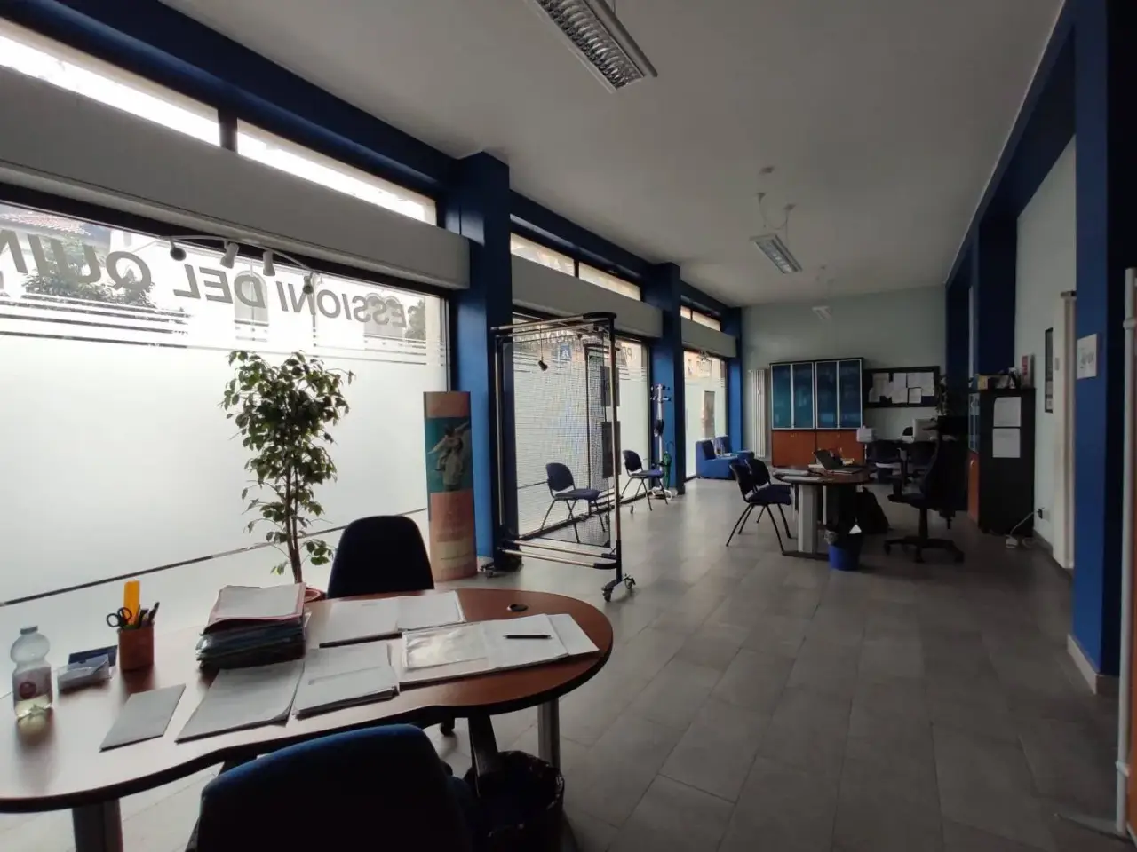 Locale commerciale in Via Fratelli Cairoli 2b Bergamo, Bergamo, {3} - Foto 1