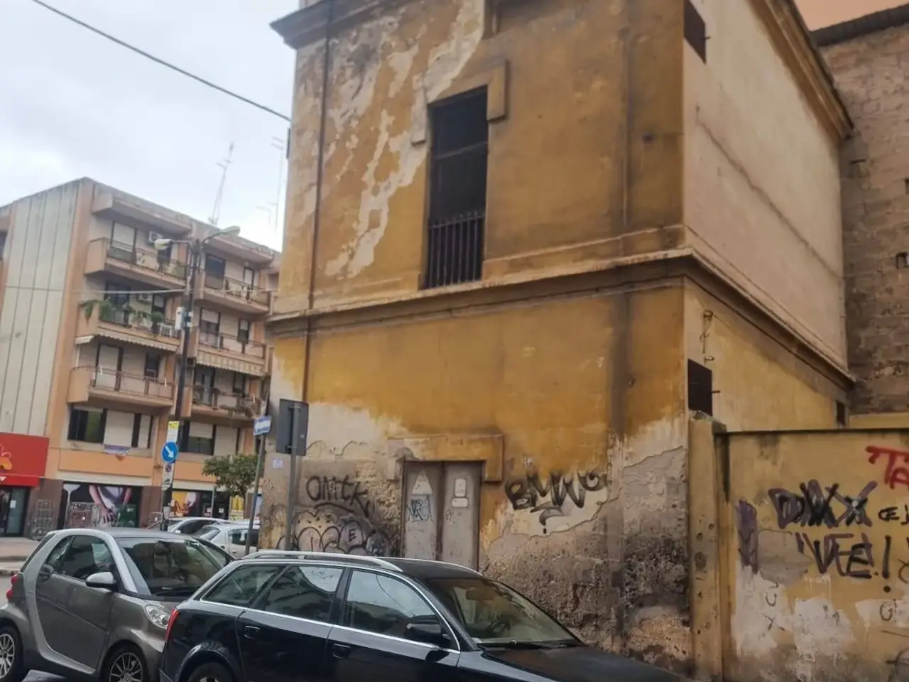Magazzino in Via Livio Andronico 8, Taranto, {3} - Foto 2