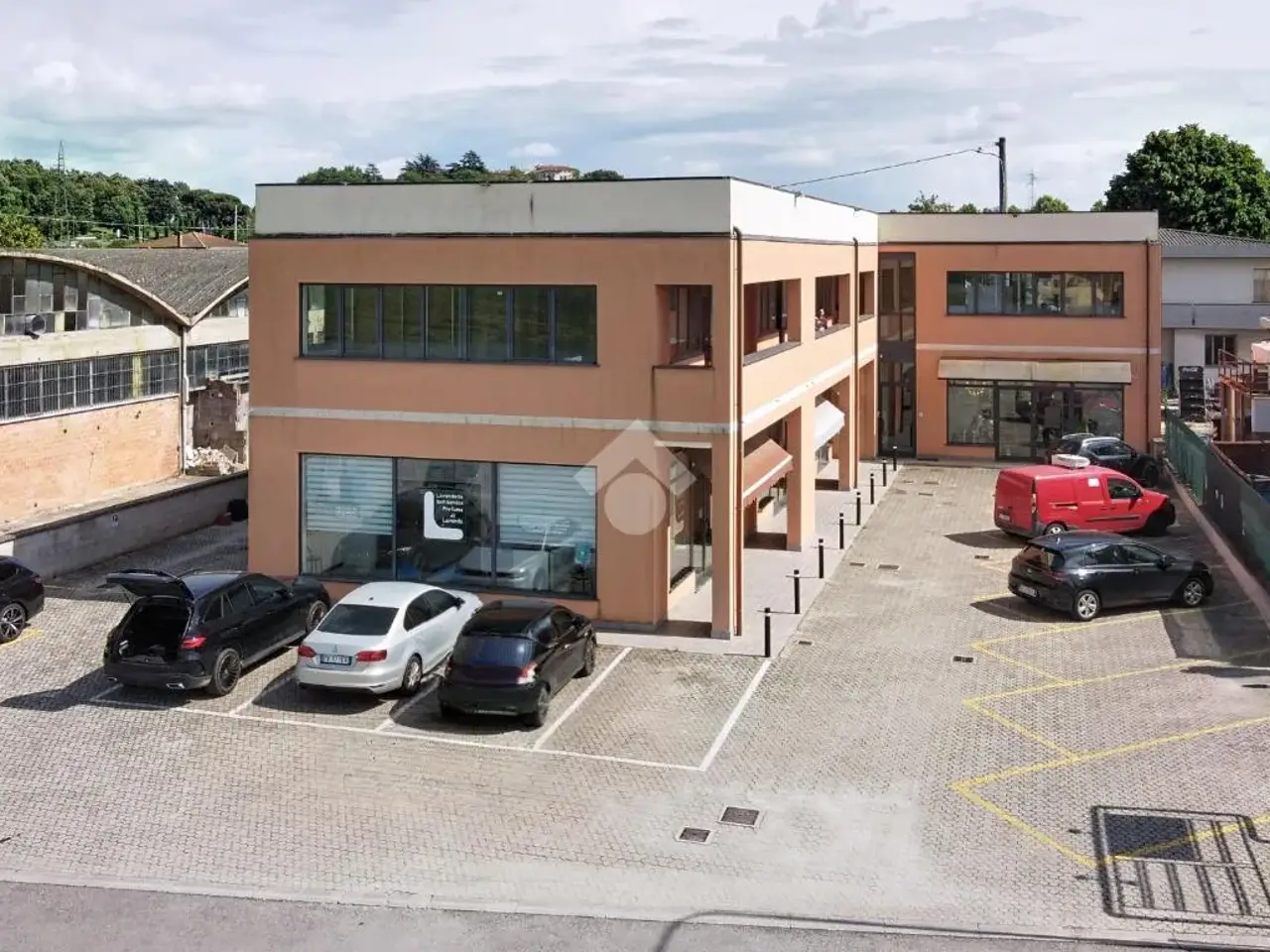 Palazzina commerciale in Via Giuseppe Garibaldi 108, Calcinaia, {3} - Foto 1