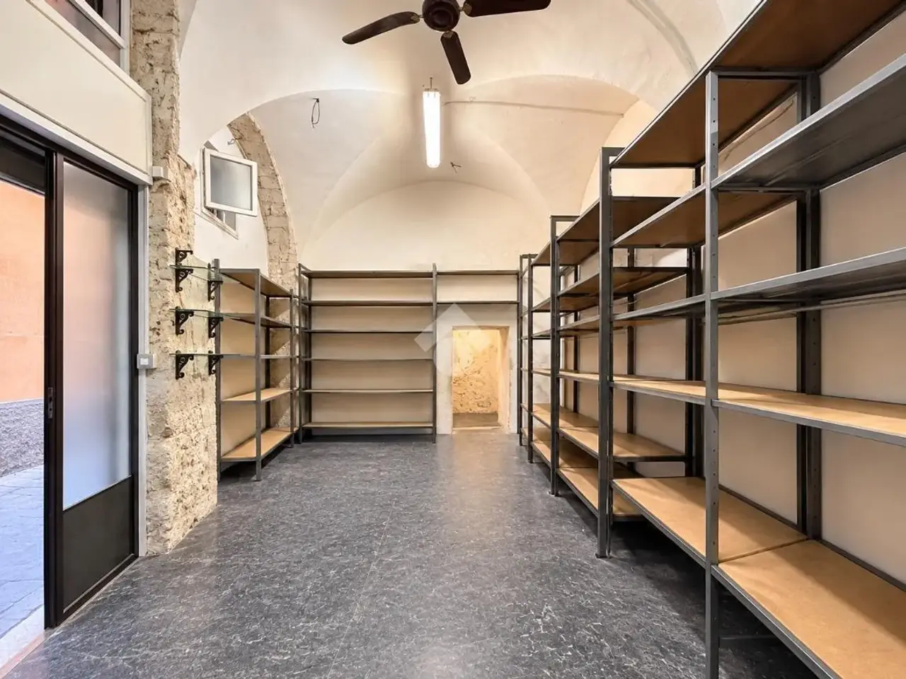 Magazzino in Via Notari 33, Pisa, {3} - Foto 2