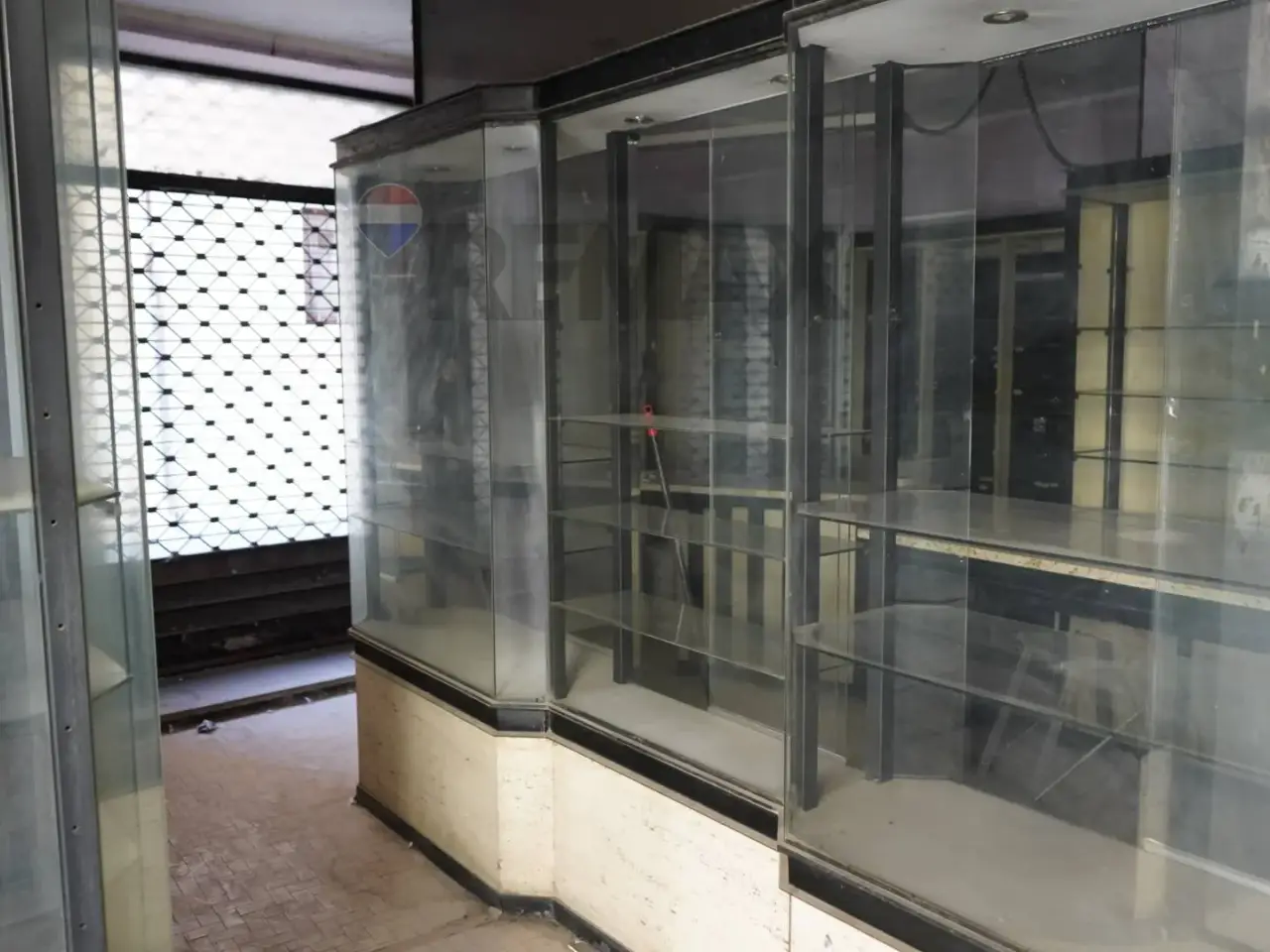 Negozio in Via Giuseppe Mazzini 64, Foligno, {3} - Foto 1