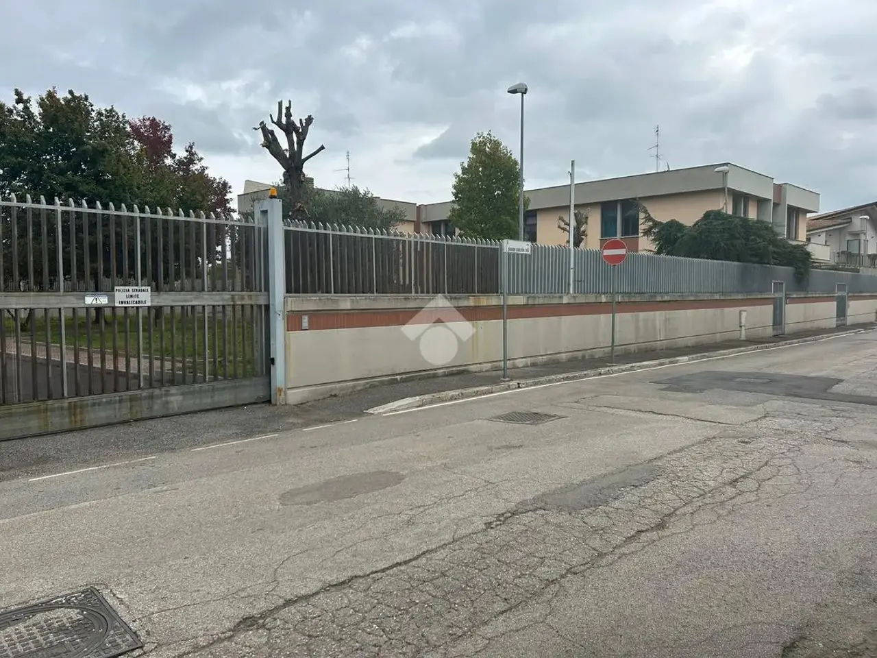 Palazzina commerciale in Via Gioacchino Belli 1, Aprilia, {3} - Foto 2