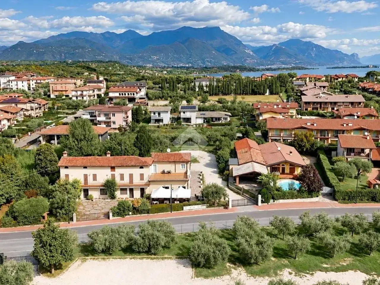 Negozio in Via IV Novembre 11, Manerba Del Garda, {3} - Foto 1