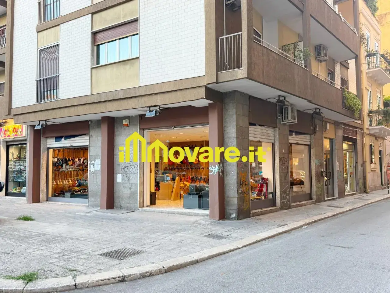 Negozio in Via Enrico Toti, Bari, {3} - Foto 1