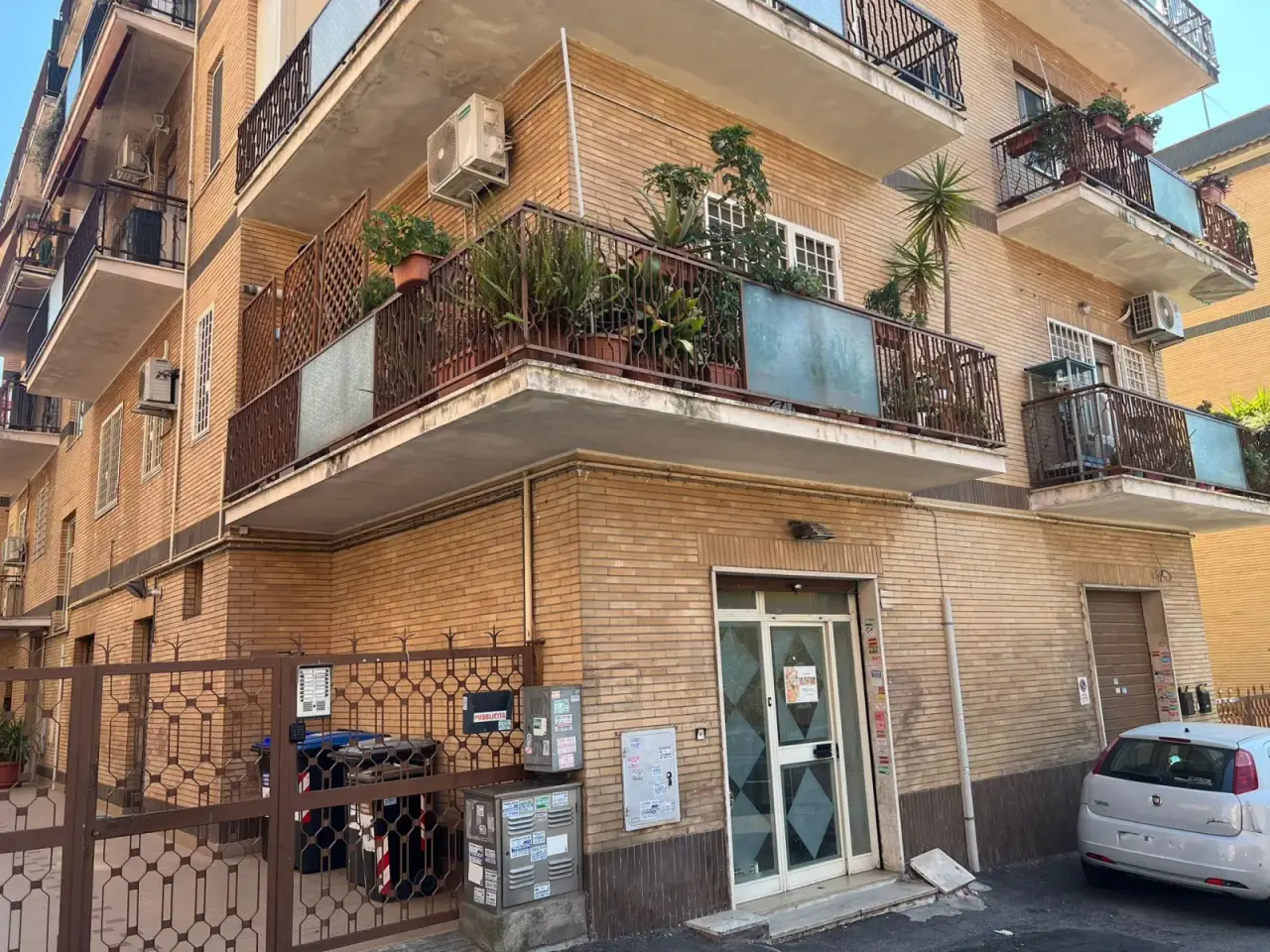 Negozio in Via Bussoleno 22, Roma, {3} - Foto 1