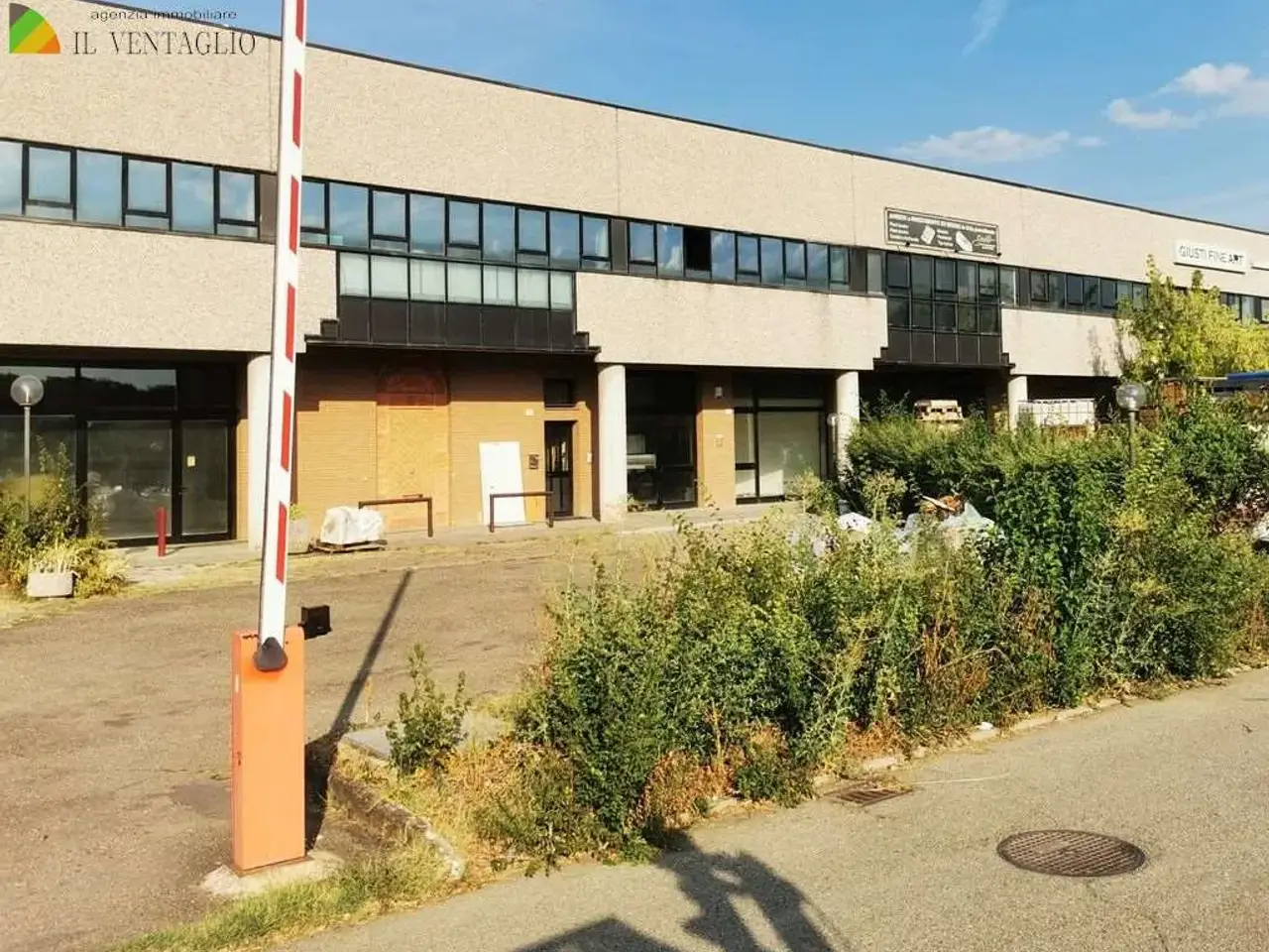 Palazzina commerciale in , Formigine, {3} - Foto 2