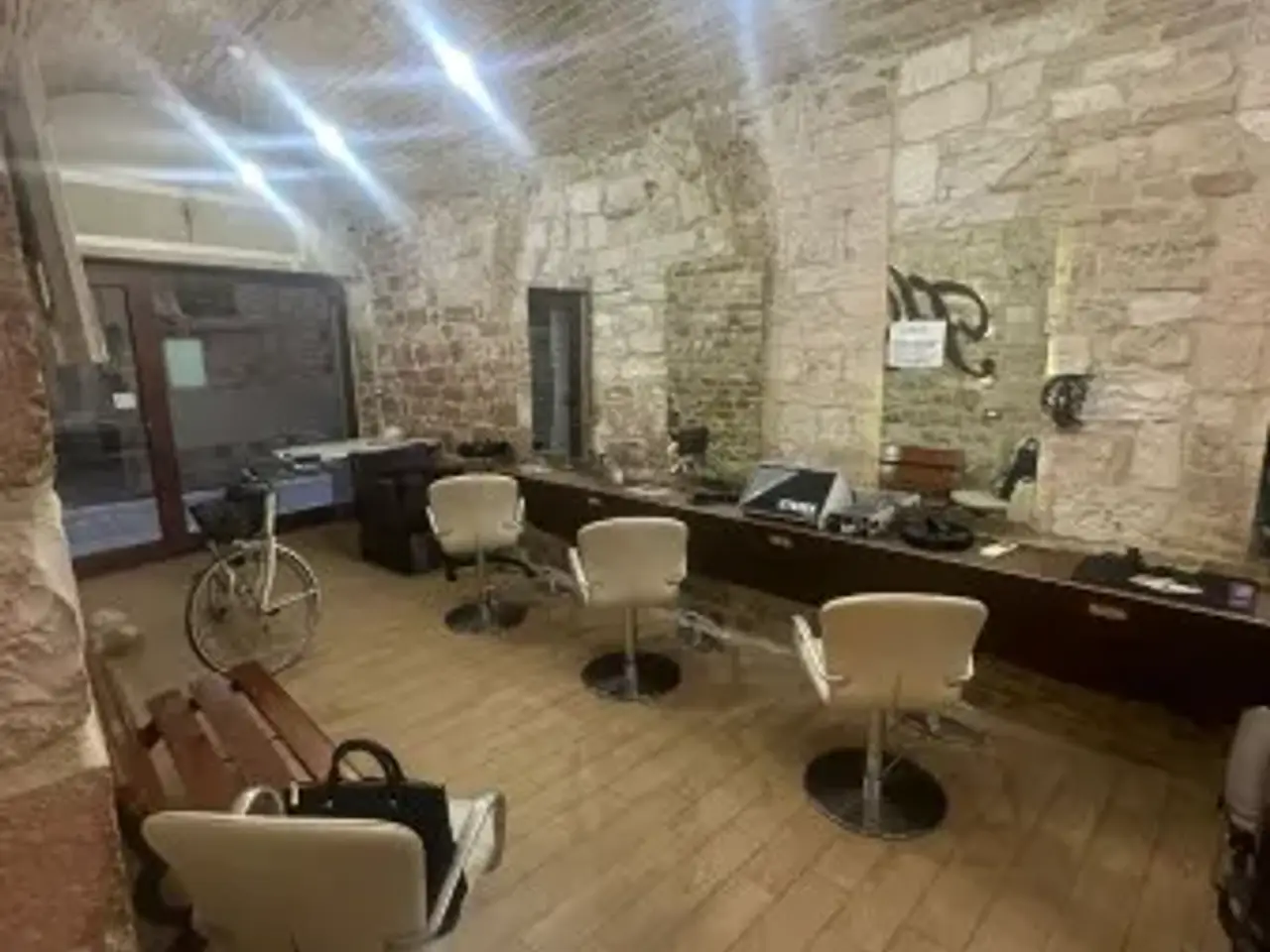 Negozio in Via Scuola d'Arti E Mestieri, Foligno, {3} - Foto 1