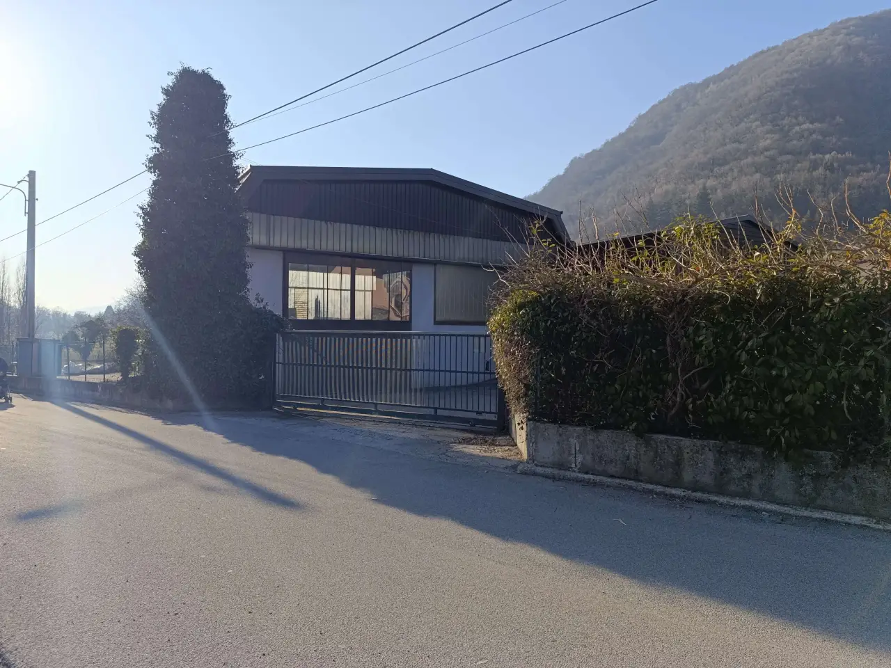 Capannone in Via Pozzo di Rossana 10, Valbrona, {3} - Foto 1