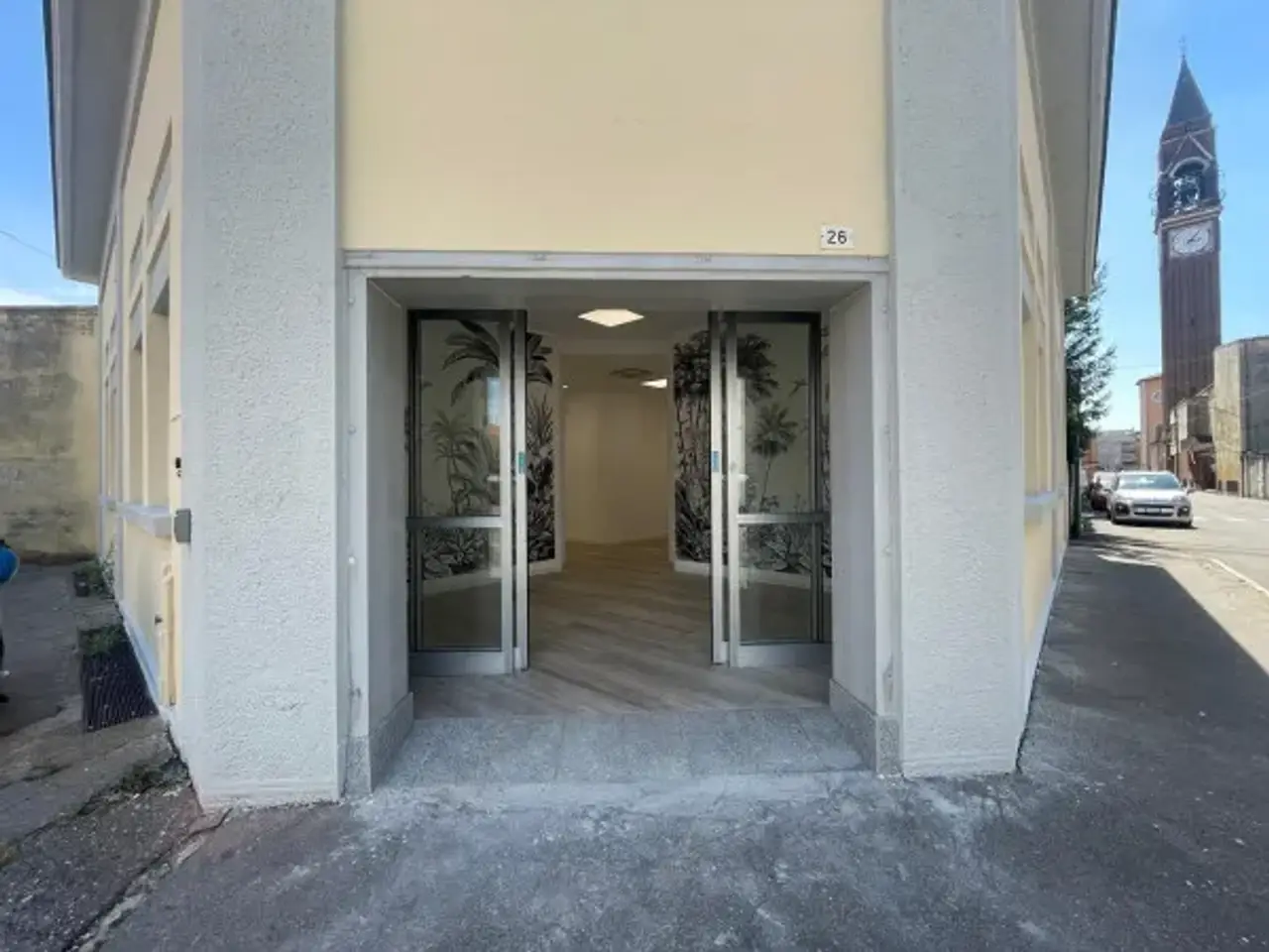 Negozio in Via Cesare Cantù 26, Villa Cortese, {3} - Foto 1
