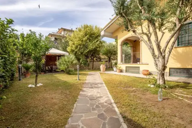 Villa unifamiliare in Via Tacito, Guidonia Montecelio - Foto 1