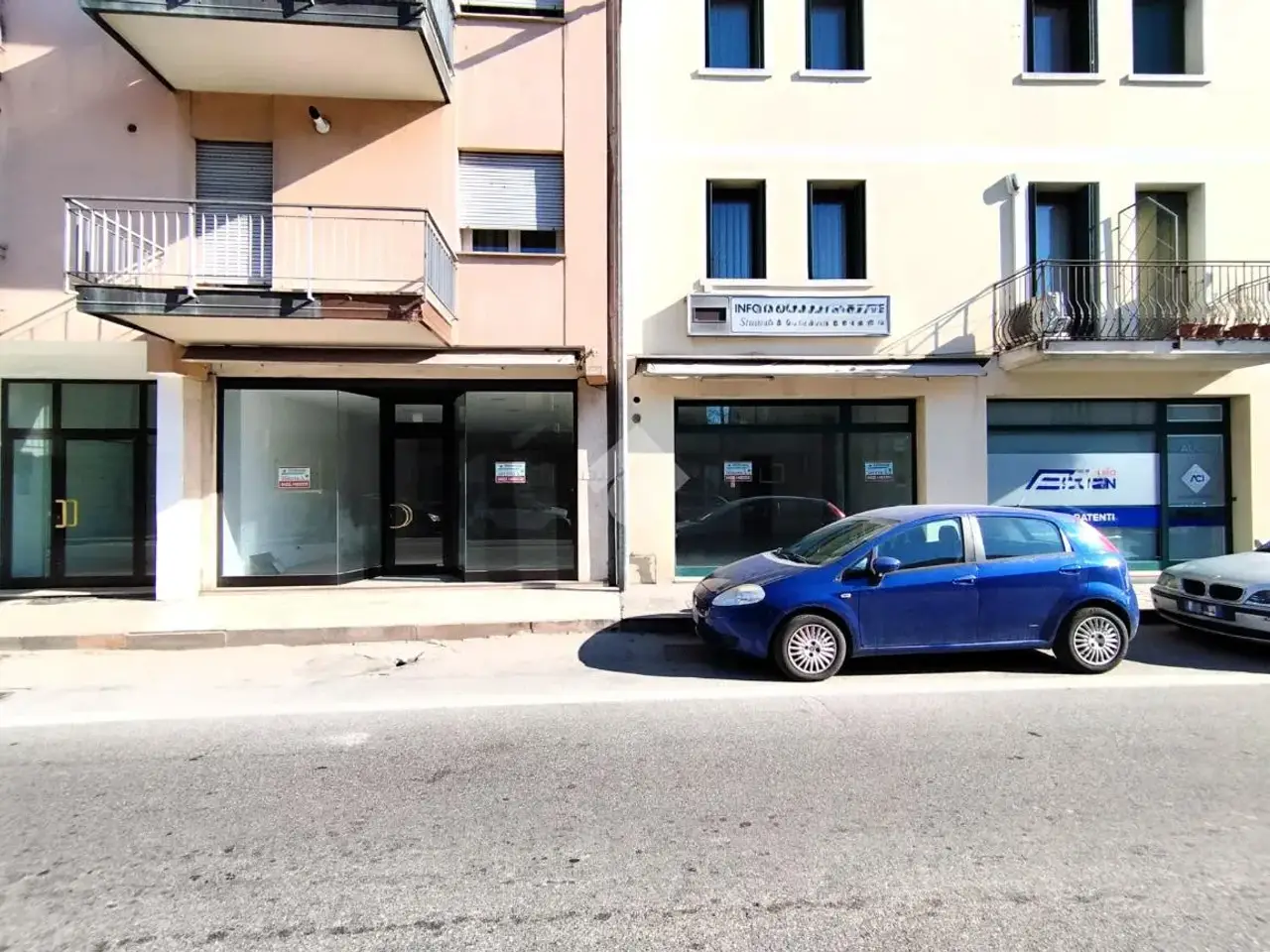 Negozio in Via Dante Alighieri 11, Spresiano, {3} - Foto 1